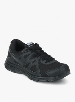 Loot : Nike Shoes Flat Rs.999